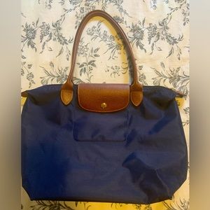 Authentic longchamp le pliage shoulder bag